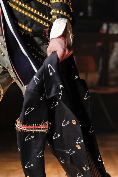 Look 70